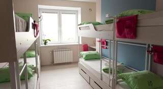 Гостиница Квартира 244 на Перелета, 32 Омск Кровать в общем 8-местном номере для женщин-9