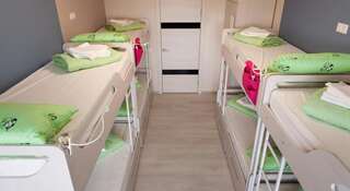 Гостиница Квартира 244 на Перелета, 32 Омск Кровать в общем 8-местном номере для женщин-3